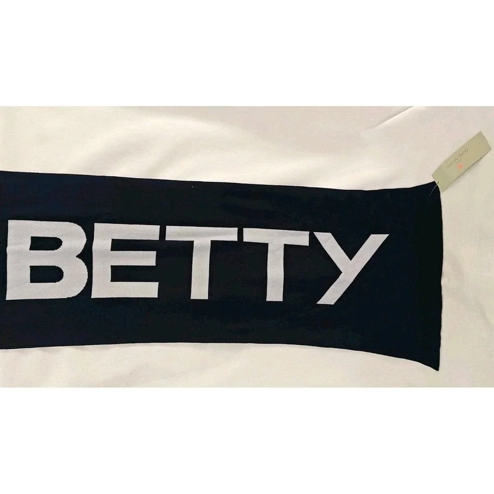 Sweaty Betty Scarf Black Cream Spell‎ Out Winter Warm super soft 95 x 15 neq